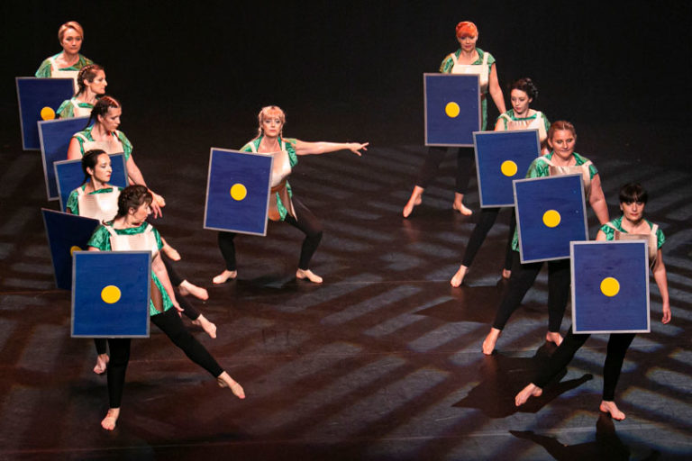 Sauvons nos gaulois spectacle EllZi Danse