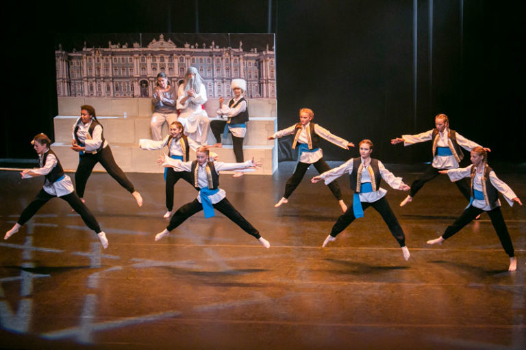 Sauvons nos gaulois spectacle EllZi Danse