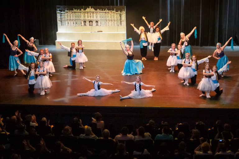 Sauvons nos gaulois spectacle EllZi Danse