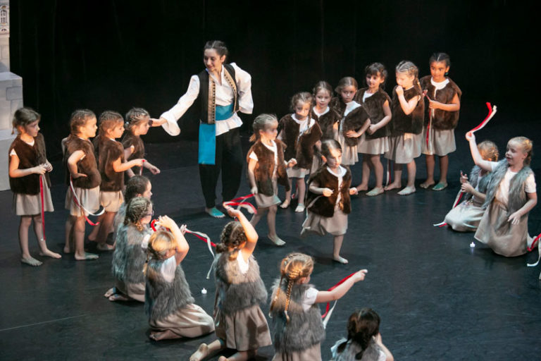 Sauvons nos gaulois spectacle EllZi Danse
